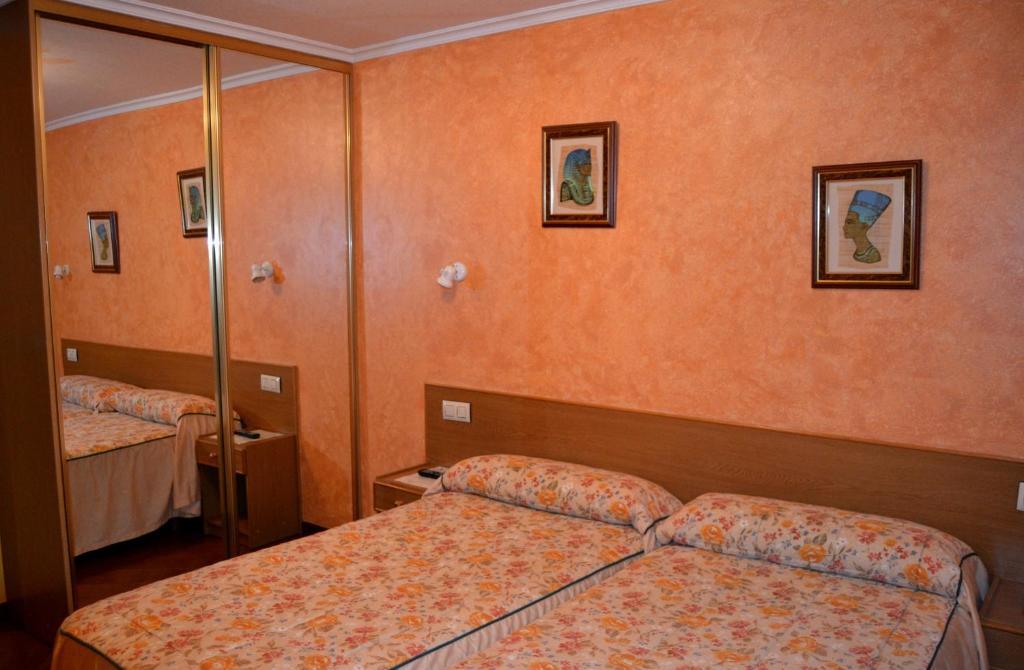 Hostal Residencia Bahia Laxe Exterior photo